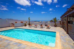 Book your stay in the Canary Islands this winter